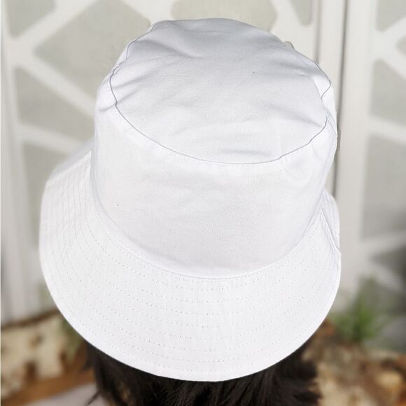 NWT - Alice + Olivia's Ao X Fabfitfun Reversible Bucket Hat In Daisy Print - Picture 9 of 15